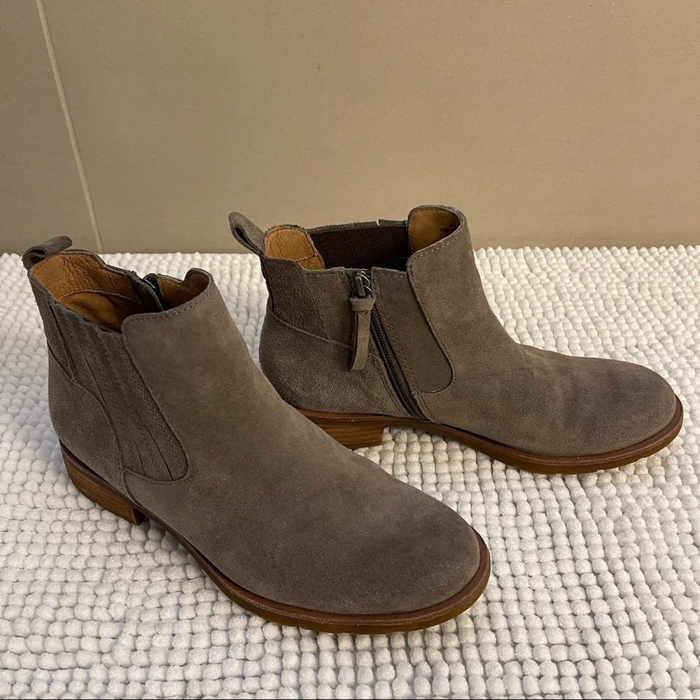 Sofft Leather Boots Booties Size 8.5 Side Zipper